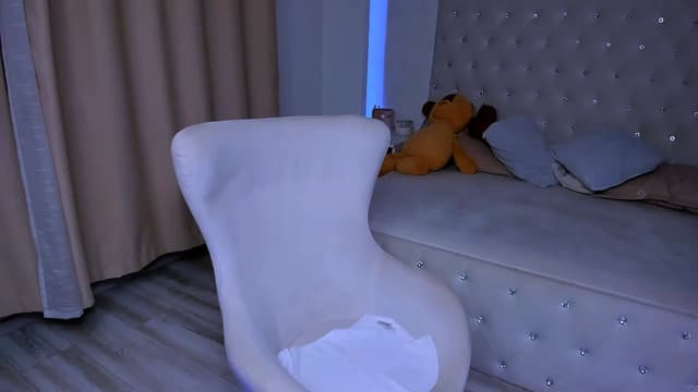 Gallery image thumbnail from Joyxs's myfreecams stream on, 04/13/2023, 01:32 image 12 of 20