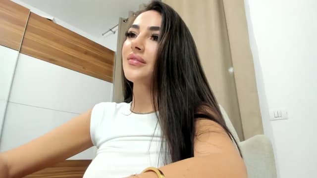 Gallery image thumbnail from Joyxs's myfreecams stream on, 10/06/2025, 23:01 image 14 of 20