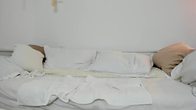 Gallery image thumbnail from Joyxs's myfreecams stream on, 12/12/2025, 24:45 image 9 of 20