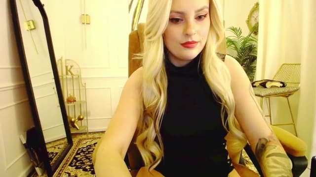 Gallery image thumbnail from K3lly's myfreecams stream on, 08/31/2025, 21:25 image 17 of 20