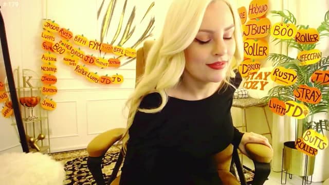 Gallery image thumbnail from K3lly's myfreecams stream on, 10/18/2025, 02:46 image 6 of 20