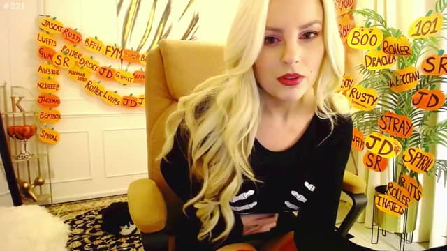 Gallery image thumbnail from K3lly's myfreecams stream on, 10/24/2025, 23:16 image 6 of 20