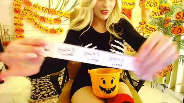 Gallery image thumbnail from K3lly's myfreecams stream on, 10/25/2025, 03:36 image 1 of 20