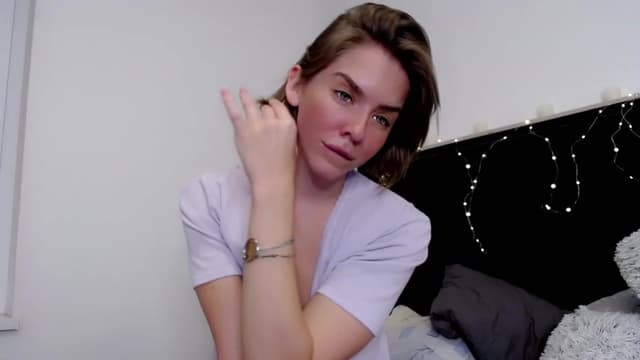 Gallery image thumbnail from K_I_A's myfreecams stream on, 11/27/2022, 21:42 image 6 of 20