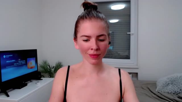 Gallery image thumbnail from K_I_A's myfreecams stream on, 05/03/2023, 18:30 image 5 of 20