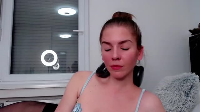 Gallery image thumbnail from K_I_A's myfreecams stream on, 06/12/2023, 18:51 image 14 of 20