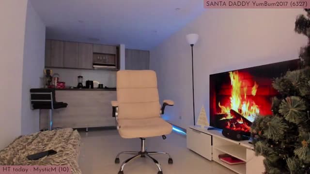 Gallery image thumbnail from Kas__'s myfreecams stream on, 12/21/2024, 16:08 image 4 of 20