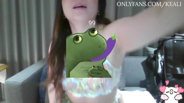 Gallery image thumbnail from Keali's myfreecams stream on, 12/25/2022, 24:03 image 17 of 20