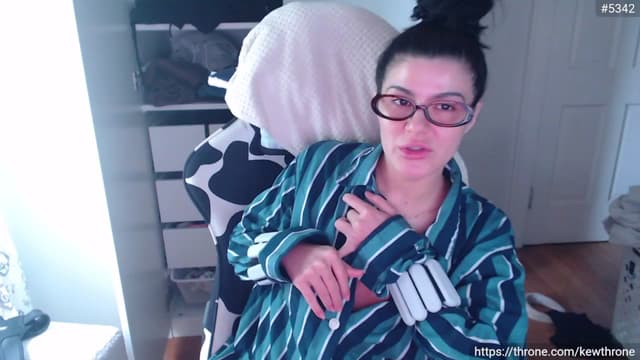 Gallery image thumbnail from Kew__'s myfreecams stream on, 07/13/2025, 20:25 image 9 of 20