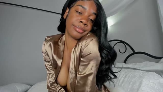Gallery image thumbnail from Kiera's myfreecams stream on, 10/07/2023, 11:40 image 2 of 20