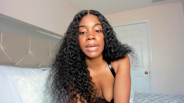 Gallery image thumbnail from Kiera's myfreecams stream on, 12/20/2023, 18:53 image 16 of 20