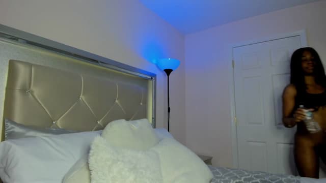 Gallery image thumbnail from Kiera's myfreecams stream on, 01/24/2024, 03:43 image 20 of 20