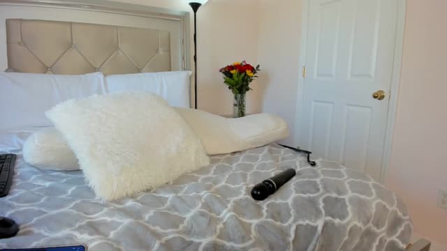 Gallery image thumbnail from Kiera's myfreecams stream on, 02/14/2024, 20:09 image 20 of 20