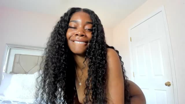 Gallery image thumbnail from Kiera's myfreecams stream on, 03/11/2024, 20:17 image 9 of 20