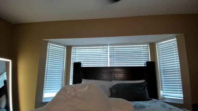 Gallery image thumbnail from Kiera's myfreecams stream on, 08/12/2024, 23:00 image 17 of 20