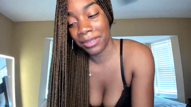Gallery image thumbnail from Kiera's myfreecams stream on, 08/20/2024, 18:20 image 16 of 20