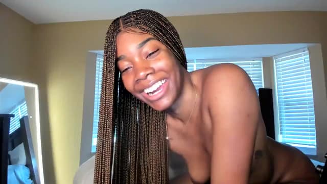 Gallery image thumbnail from Kiera's myfreecams stream on, 08/20/2024, 19:47 image 17 of 20