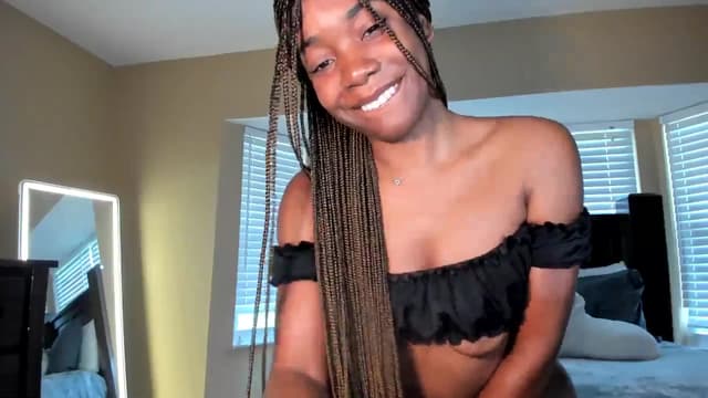 Gallery image thumbnail from Kiera's myfreecams stream on, 08/22/2024, 17:20 image 5 of 20