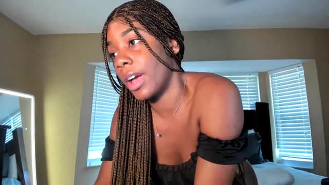 Gallery image thumbnail from Kiera's myfreecams stream on, 08/22/2024, 18:20 image 2 of 20