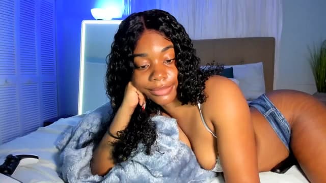 Gallery image thumbnail from Kiera's myfreecams stream on, 11/11/2024, 02:31 image 18 of 20