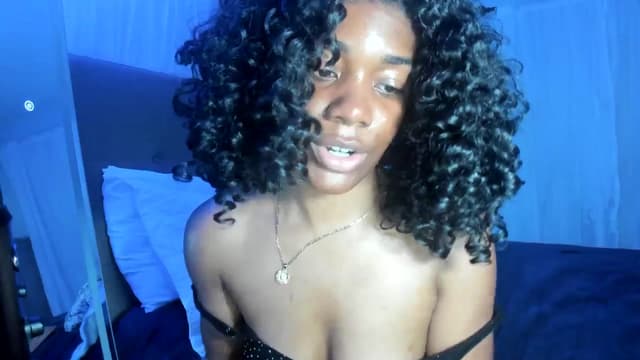 Gallery image thumbnail from Kiera's myfreecams stream on, 03/30/2025, 02:16 image 18 of 20