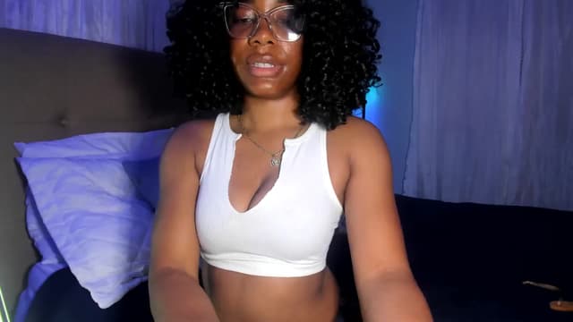Gallery image thumbnail from Kiera's myfreecams stream on, 04/08/2025, 03:11 image 1 of 20