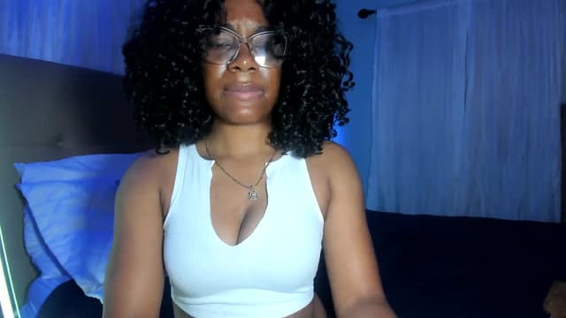 Gallery image thumbnail from Kiera's myfreecams stream on, 04/08/2025, 03:11 image 5 of 20