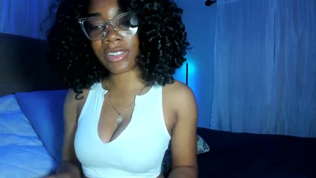 Gallery image thumbnail from Kiera's myfreecams stream on, 04/08/2025, 03:11 image 11 of 20