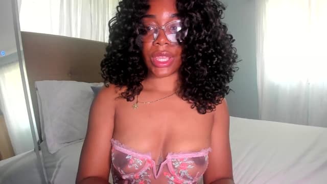 Gallery image thumbnail from Kiera's myfreecams stream on, 04/21/2025, 18:57 image 6 of 20