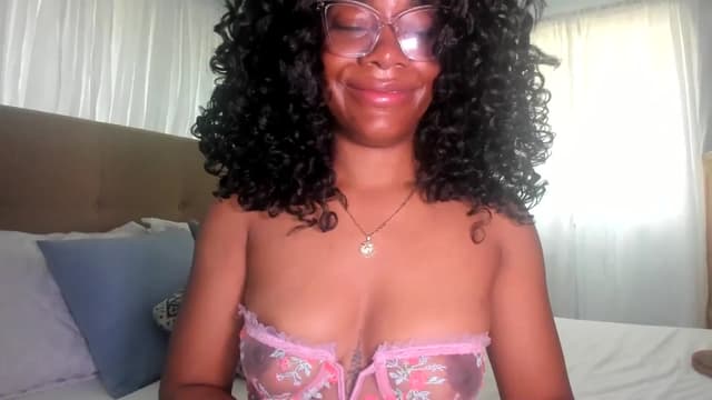 Gallery image thumbnail from Kiera's myfreecams stream on, 04/21/2025, 18:57 image 19 of 20