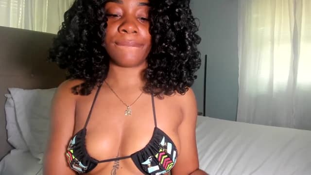Gallery image thumbnail from Kiera's myfreecams stream on, 05/04/2025, 16:13 image 6 of 20