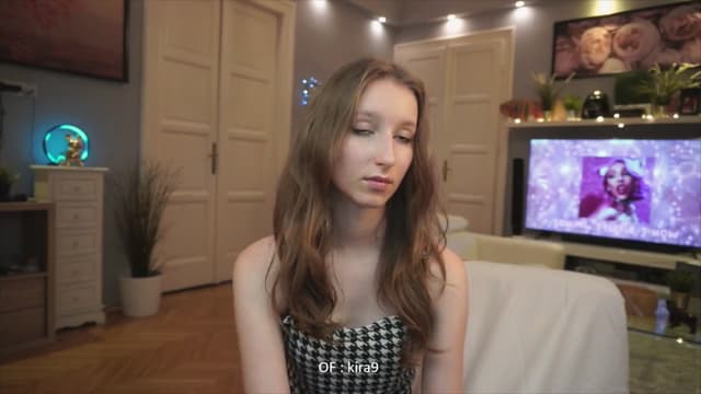 Gallery image thumbnail from Kira9's myfreecams stream on, 08/10/2025, 18:40 image 9 of 20