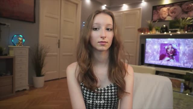 Gallery image thumbnail from Kira9's myfreecams stream on, 08/10/2025, 18:40 image 2 of 20