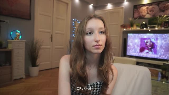 Gallery image thumbnail from Kira9's myfreecams stream on, 08/10/2025, 18:40 image 17 of 20