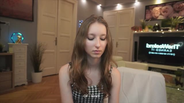 Gallery image thumbnail from Kira9's myfreecams stream on, 08/10/2025, 19:39 image 14 of 20