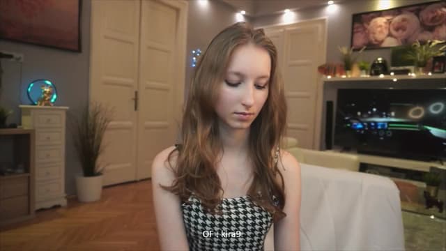Gallery image thumbnail from Kira9's myfreecams stream on, 08/10/2025, 19:39 image 1 of 20