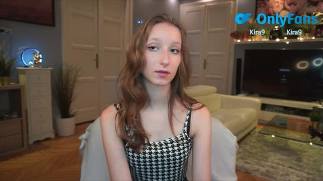 Gallery image thumbnail from Kira9's myfreecams stream on, 08/23/2025, 17:07 image 9 of 20