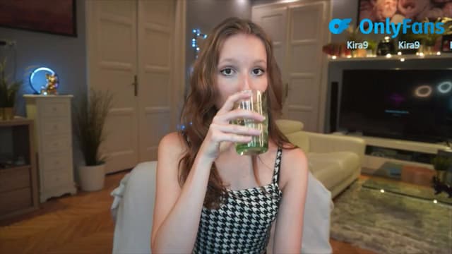 Gallery image thumbnail from Kira9's myfreecams stream on, 08/23/2025, 17:07 image 13 of 20