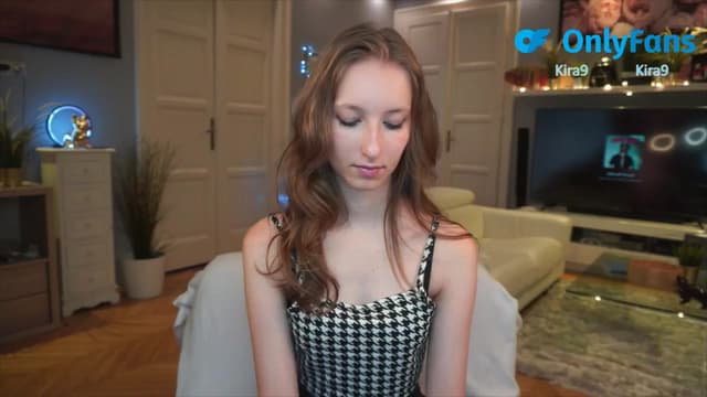 Gallery image thumbnail from Kira9's myfreecams stream on, 08/23/2025, 17:07 image 1 of 20