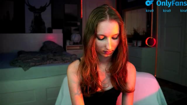 Gallery image thumbnail from Kira9's myfreecams stream on, 08/25/2025, 19:36 image 17 of 20