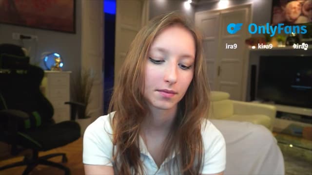 Gallery image thumbnail from Kira9's myfreecams stream on, 09/04/2025, 21:50 image 11 of 20