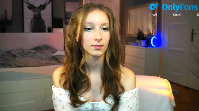 Gallery image thumbnail from Kira9's myfreecams stream on, 09/06/2025, 18:44 image 13 of 20