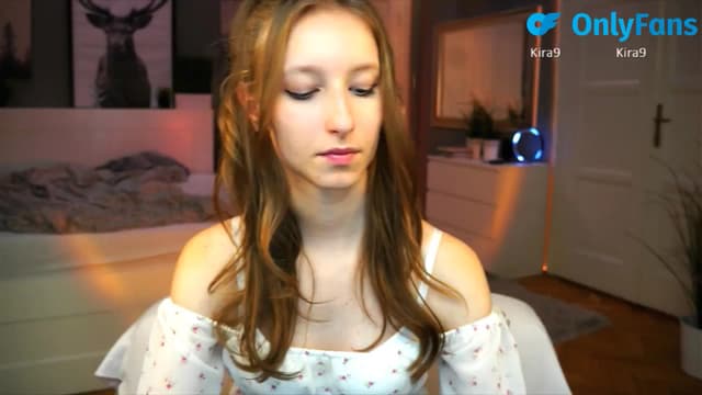 Gallery image thumbnail from Kira9's myfreecams stream on, 09/07/2025, 19:28 image 4 of 20