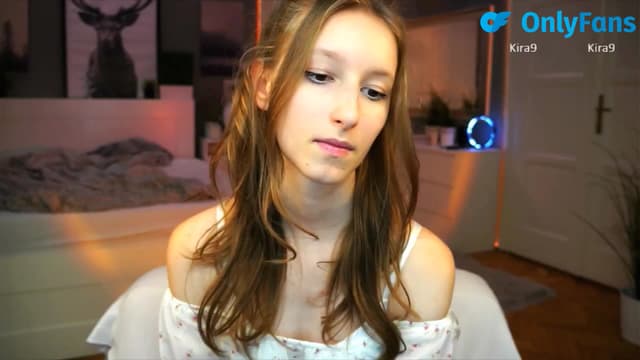 Gallery image thumbnail from Kira9's myfreecams stream on, 09/07/2025, 19:28 image 3 of 20
