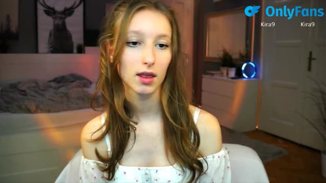 Gallery image thumbnail from Kira9's myfreecams stream on, 09/07/2025, 19:28 image 18 of 20