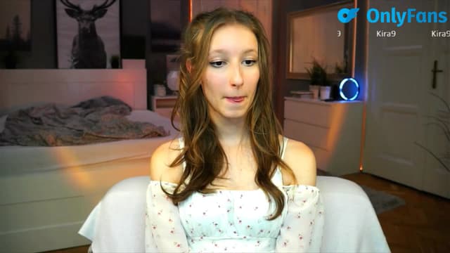 Gallery image thumbnail from Kira9's myfreecams stream on, 09/07/2025, 20:50 image 12 of 20
