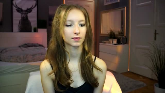 Gallery image thumbnail from Kira9's myfreecams stream on, 09/12/2025, 17:47 image 17 of 20