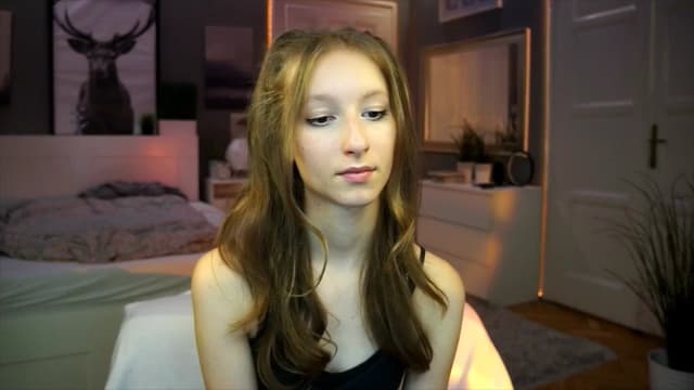Gallery image thumbnail from Kira9's myfreecams stream on, 09/12/2025, 17:47 image 18 of 20