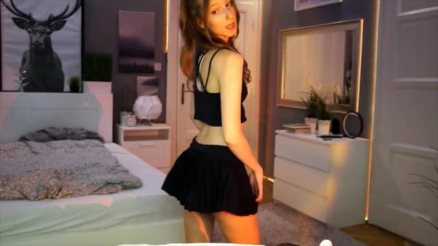 Gallery image thumbnail from Kira9's myfreecams stream on, 09/12/2025, 18:50 image 12 of 20