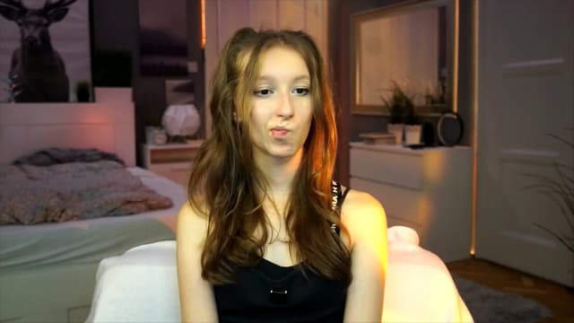 Gallery image thumbnail from Kira9's myfreecams stream on, 09/12/2025, 18:50 image 8 of 20